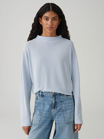 Pullover in Hellblau