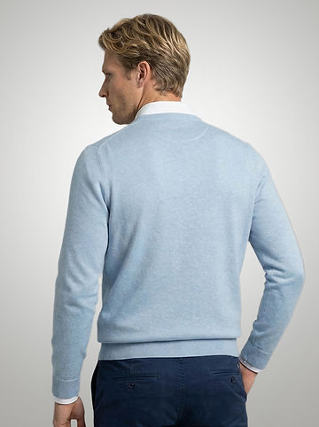 Pullover in Hellblau