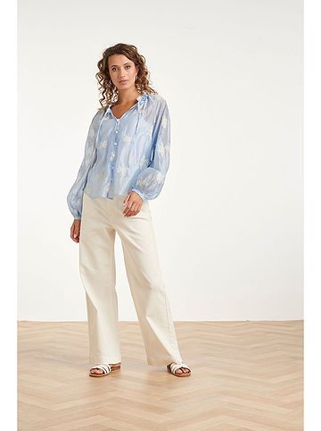 Bluse in Hellblau