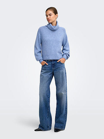 Pullover in Hellblau