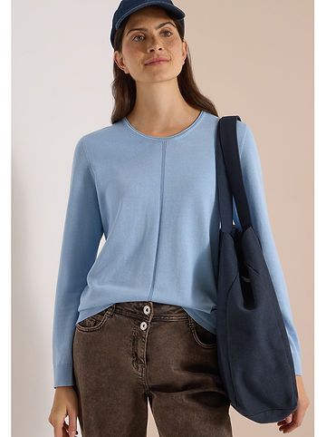 Pullover in Hellblau
