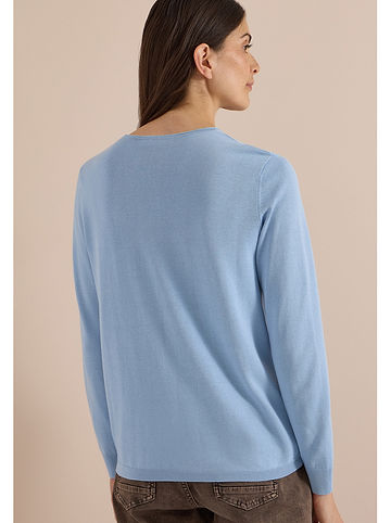 Pullover in Hellblau