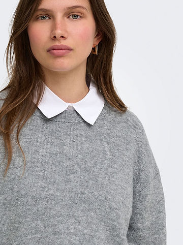 Pullover in Grau
