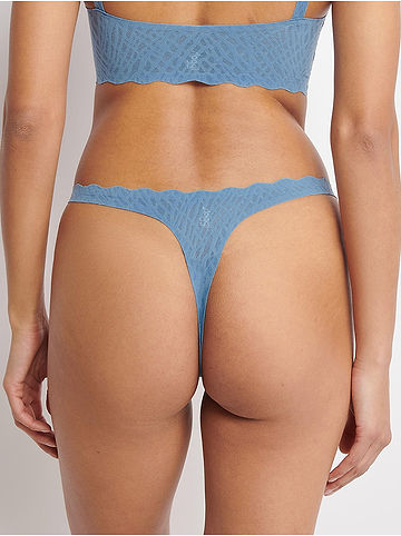 String in Hellblau
