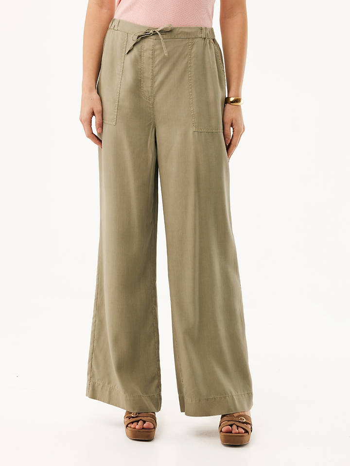 Hose in Beige