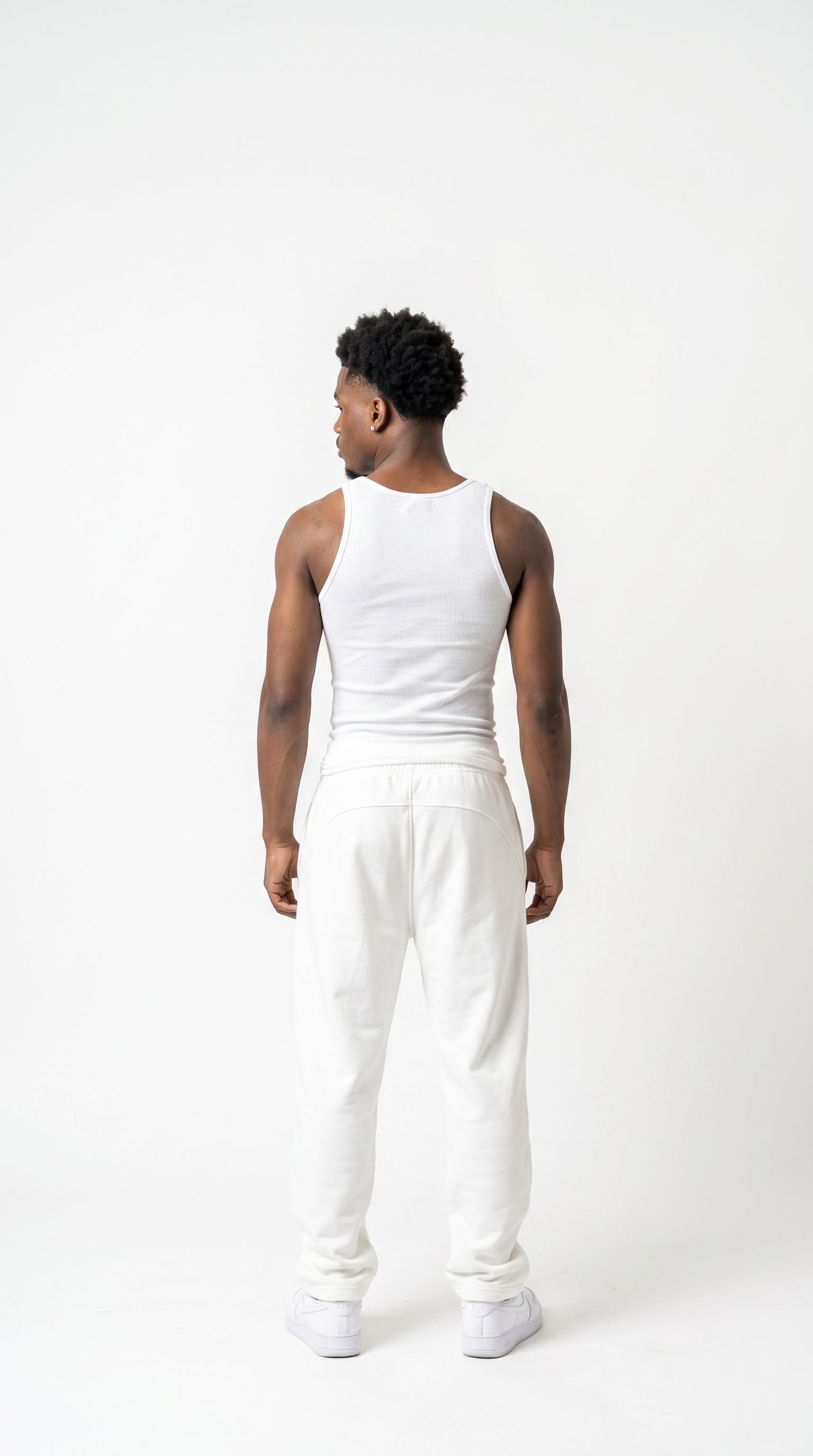 Ultre Heavy Straight-Leg Relaxed Sweatpants — porté