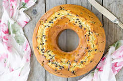 Ciambellone allo Yogurt con Gocce di Cioccolato