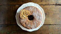 Ciambellone di Farro, Noci e Cioccolato